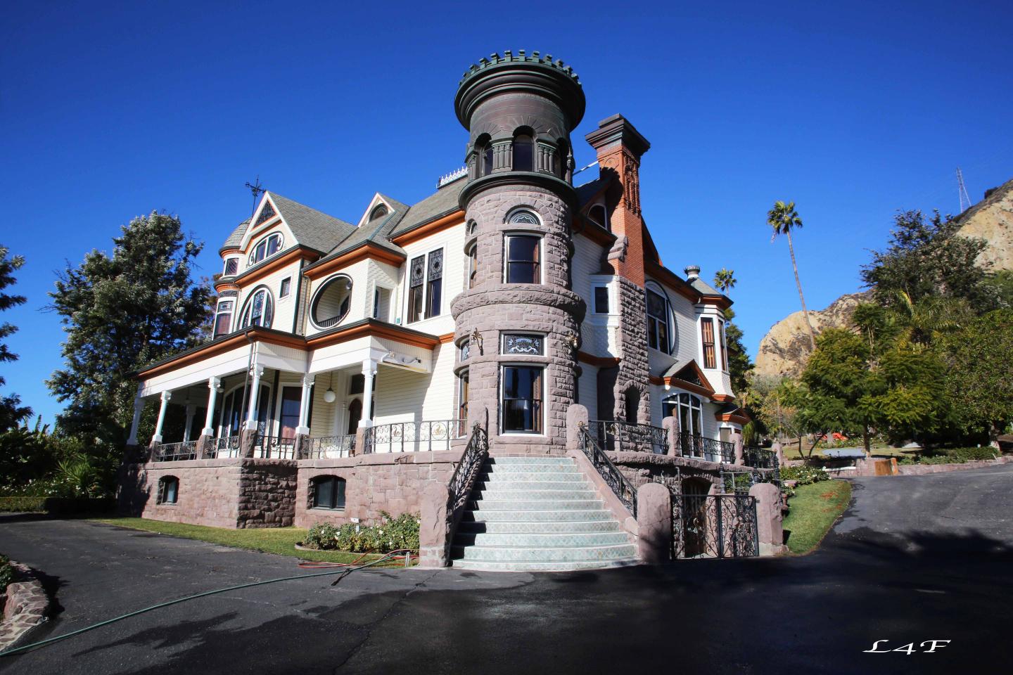 Newhall Mansion - 829