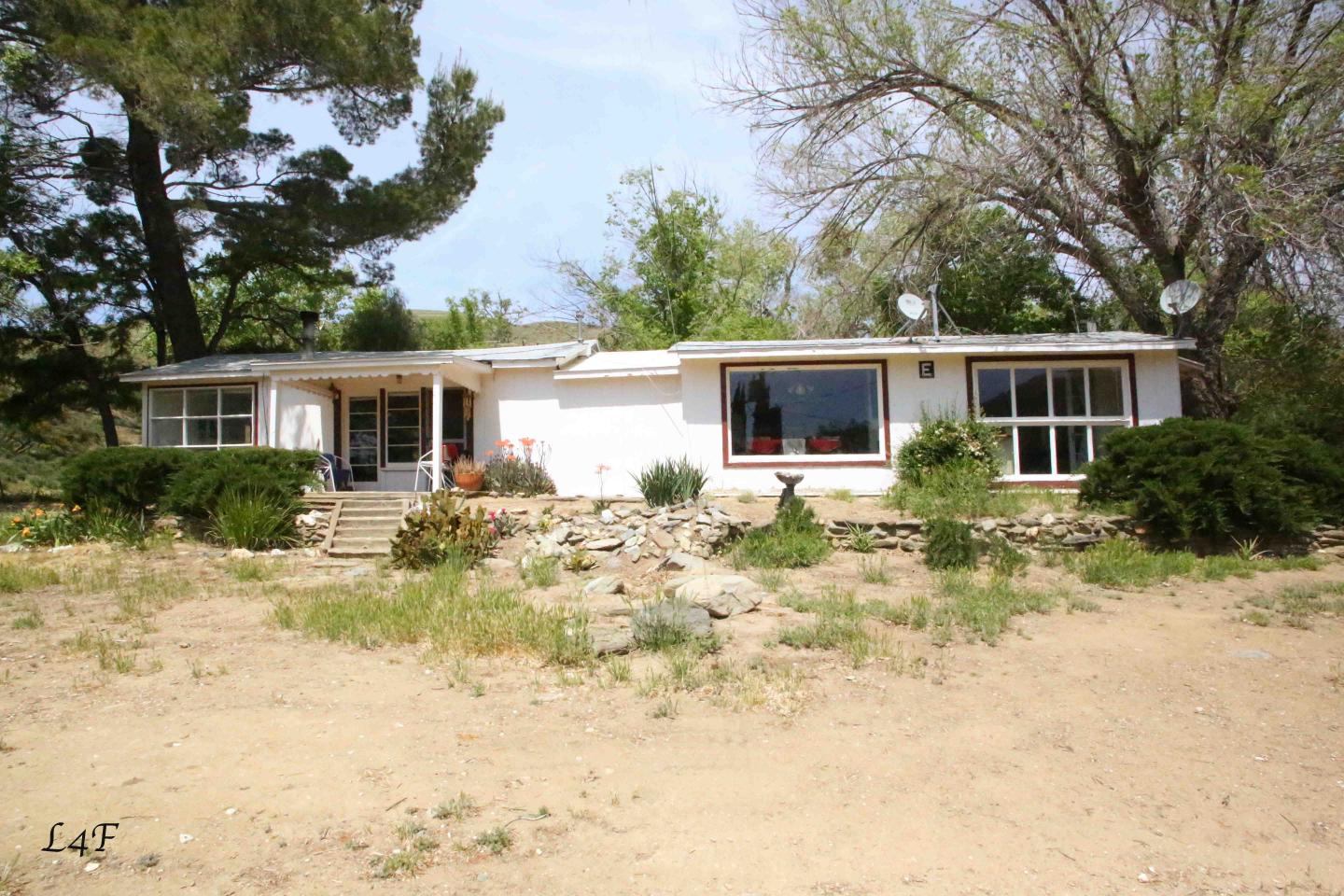 West - Ranch - Old 1970's House - 35900 